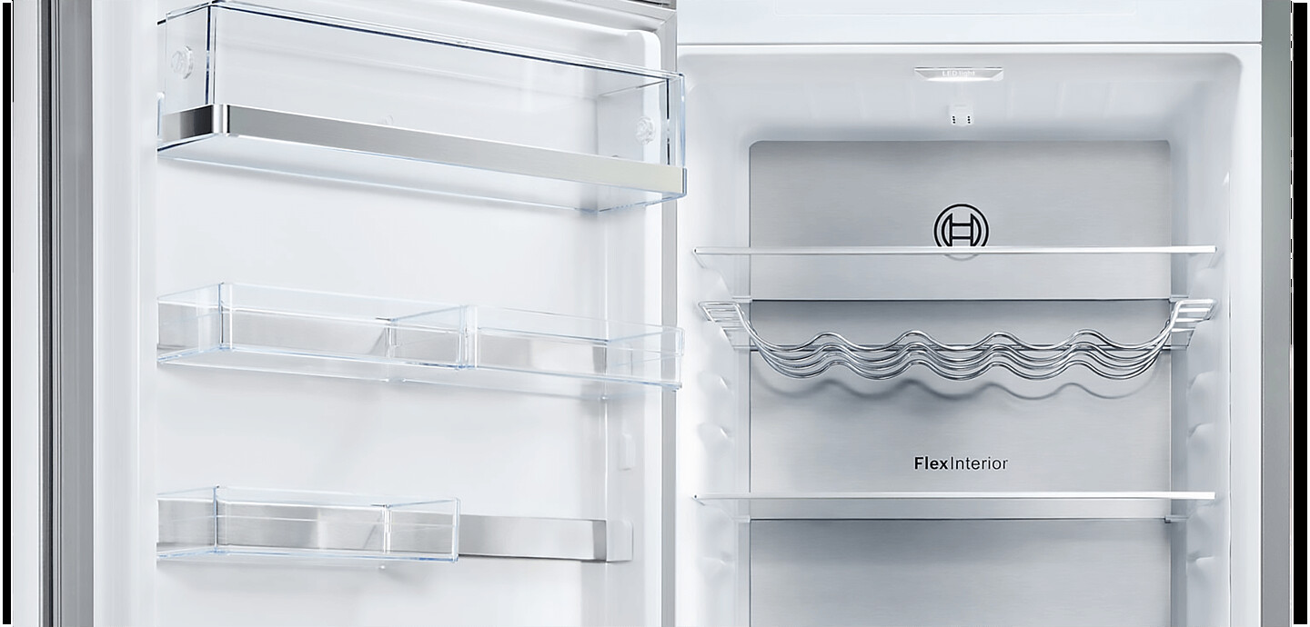 Kühlschrank innen mit edler grau beschichteter Rückwand