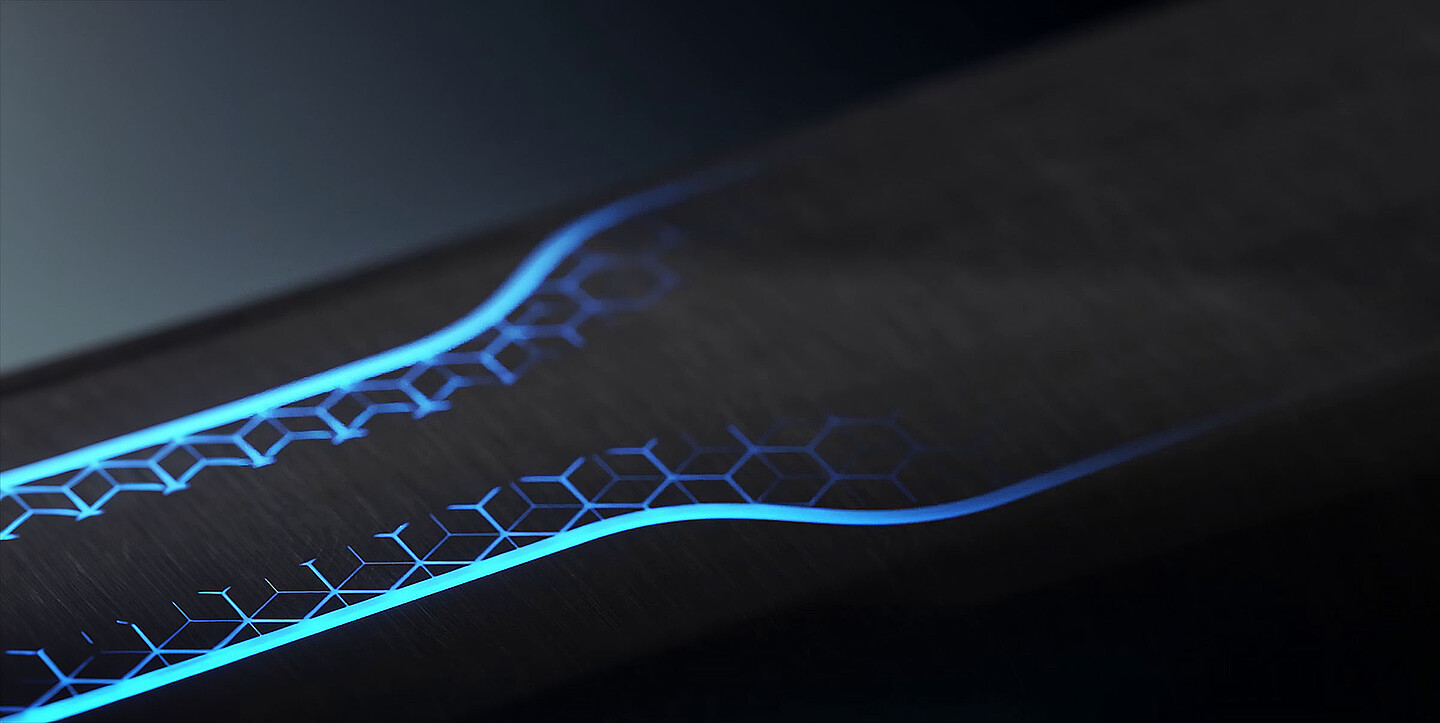 HMI-Blende in schwarz mit blauer Hinterleuchtung