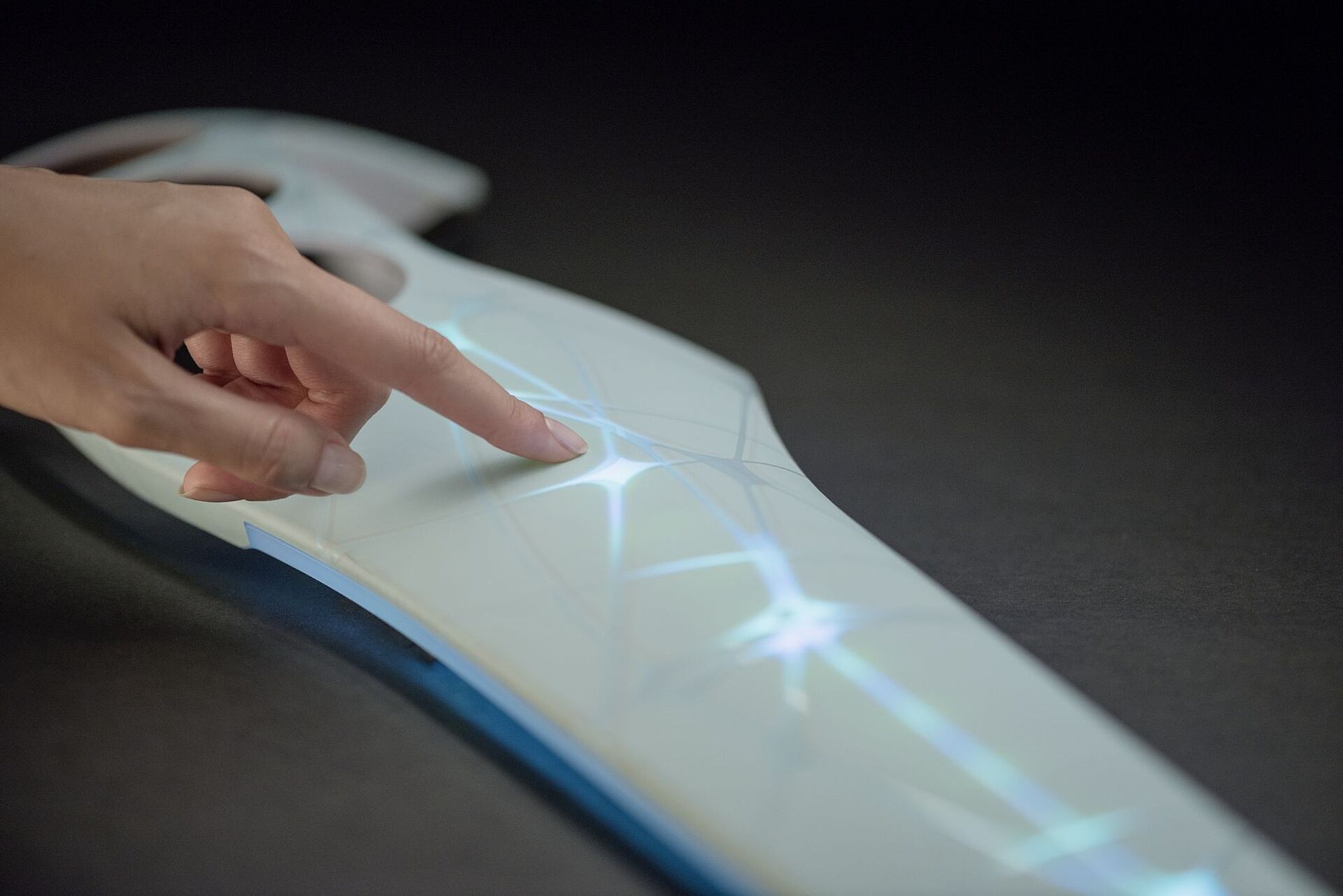 Higtech Oberfläche Kunststoff mit integrierter Sensortechnologie für Touch Funktionen